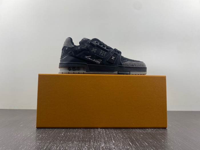 L&V SNEAKERS