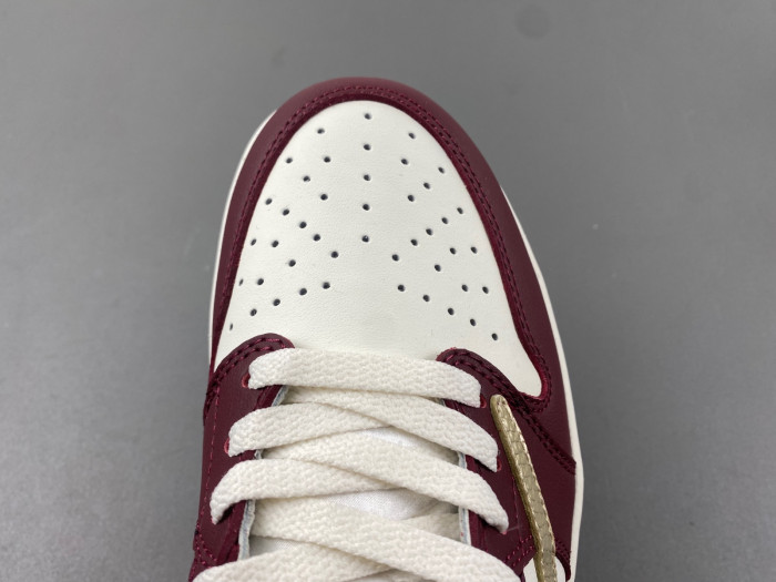 Travis Scott x Air Jordan 1  FJ5735-100