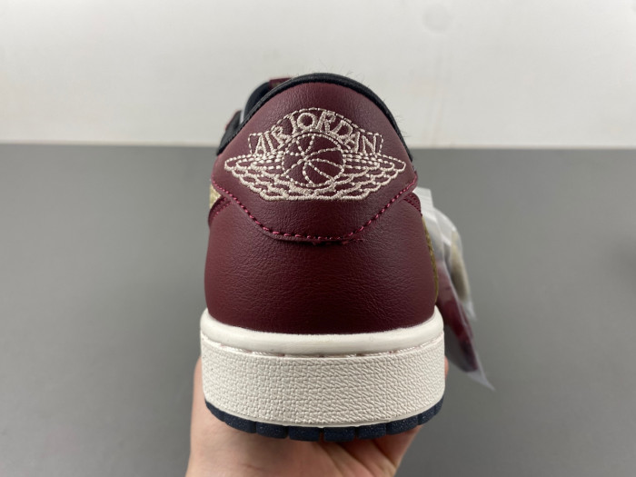 Travis Scott x Air Jordan 1  FJ5735-100