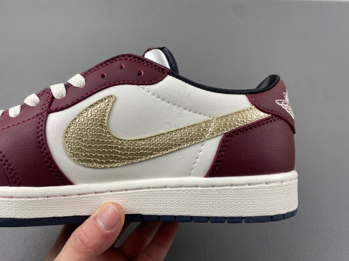 Travis Scott x Air Jordan 1  FJ5735-100