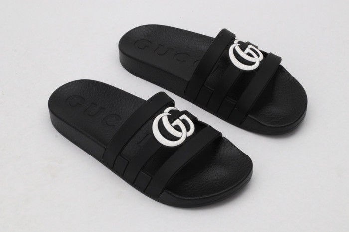 G DESIGNER SLIPPERS