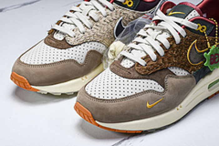 Division Street x Nike Air Max 1 "Oregon Ducks”  HQ2639-100