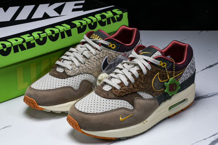 Division Street x Nike Air Max 1 "Oregon Ducks”  HQ2639-100