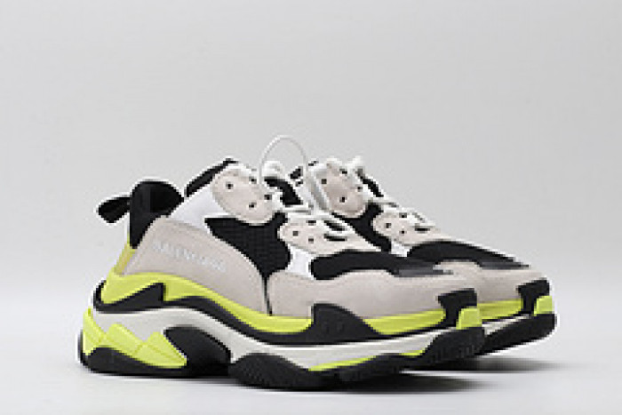 blen triple s Ba*len*cia*ga