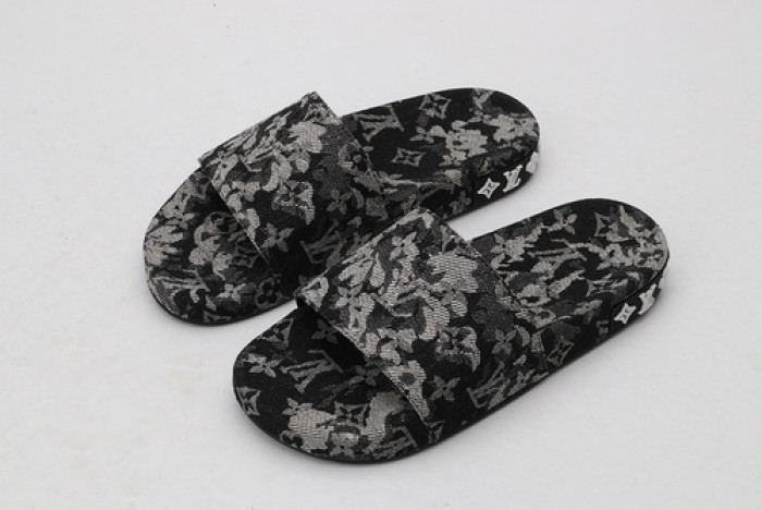 L&V SLIPPERS
