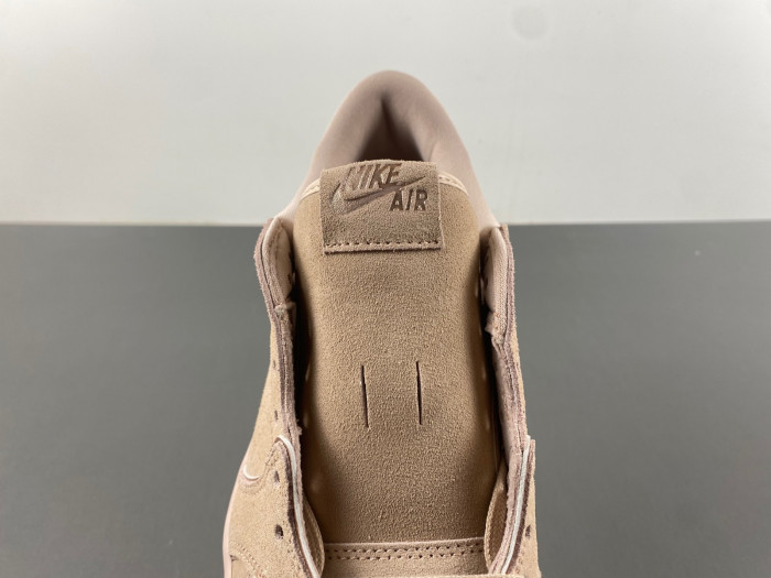 Travis Scott x Air Jordan 1 AO1935-204