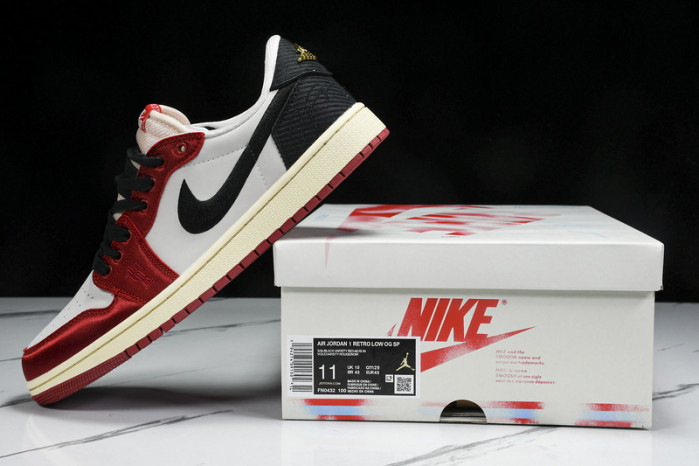 Jordan 1 Retro Low OG Trophy Room Away  FN0432-100