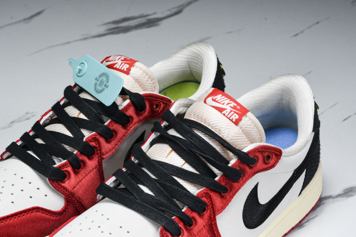 Jordan 1 Retro Low OG Trophy Room Away  FN0432-100