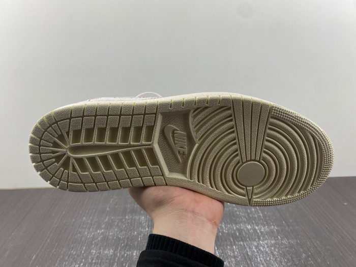 TS x AJ1 Travis Scott x Air Jordan 1 Low OG  DM7866-601