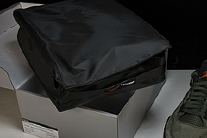 Air Jordan 4 Retro UNDFTD  JBM351-M1