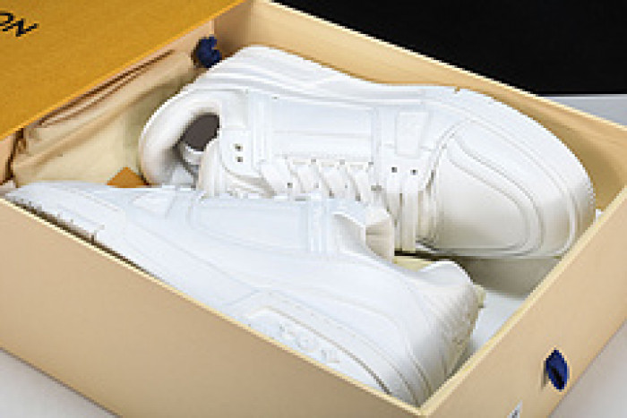 L&V SNEAKERS