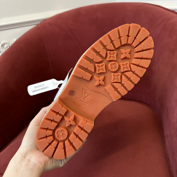 L&V SNEAKERS