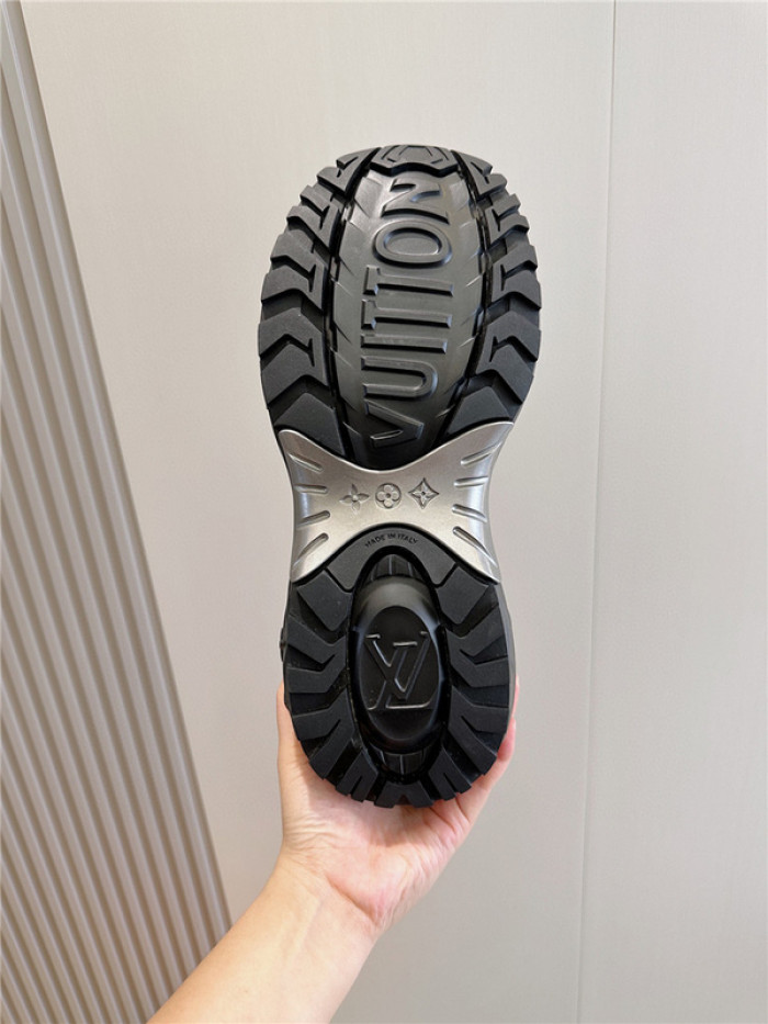L&V SNEAKERS