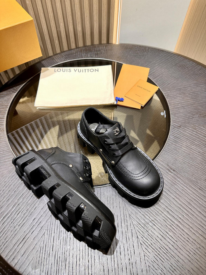 L&V SNEAKERS