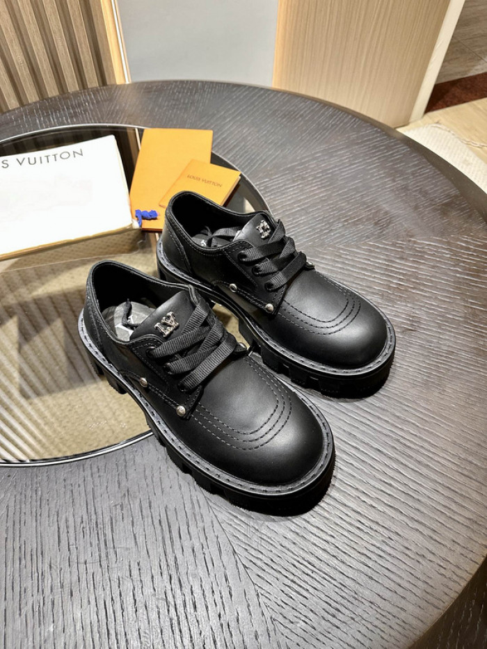 L&V SNEAKERS