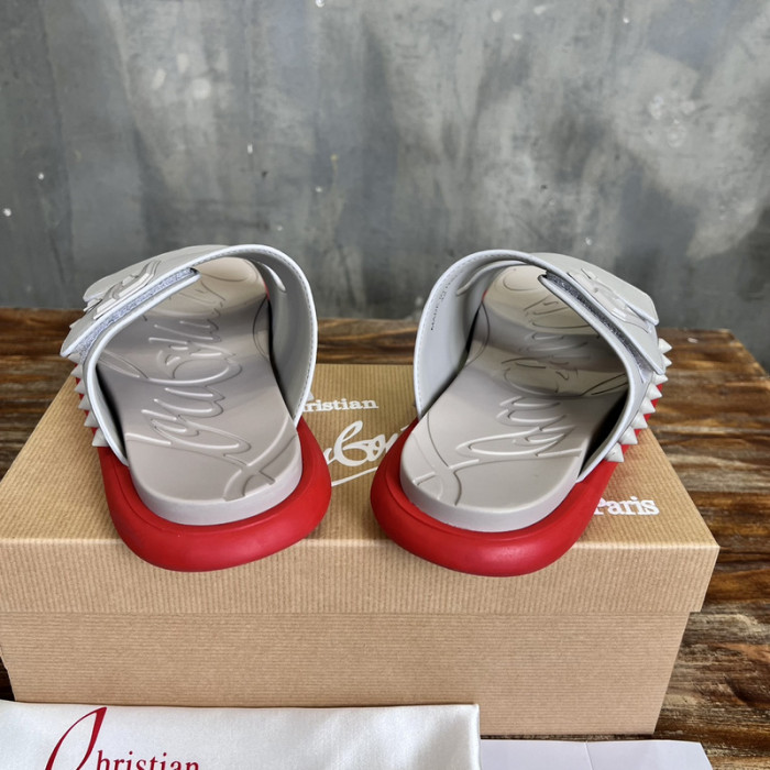 CL SLIPPERS