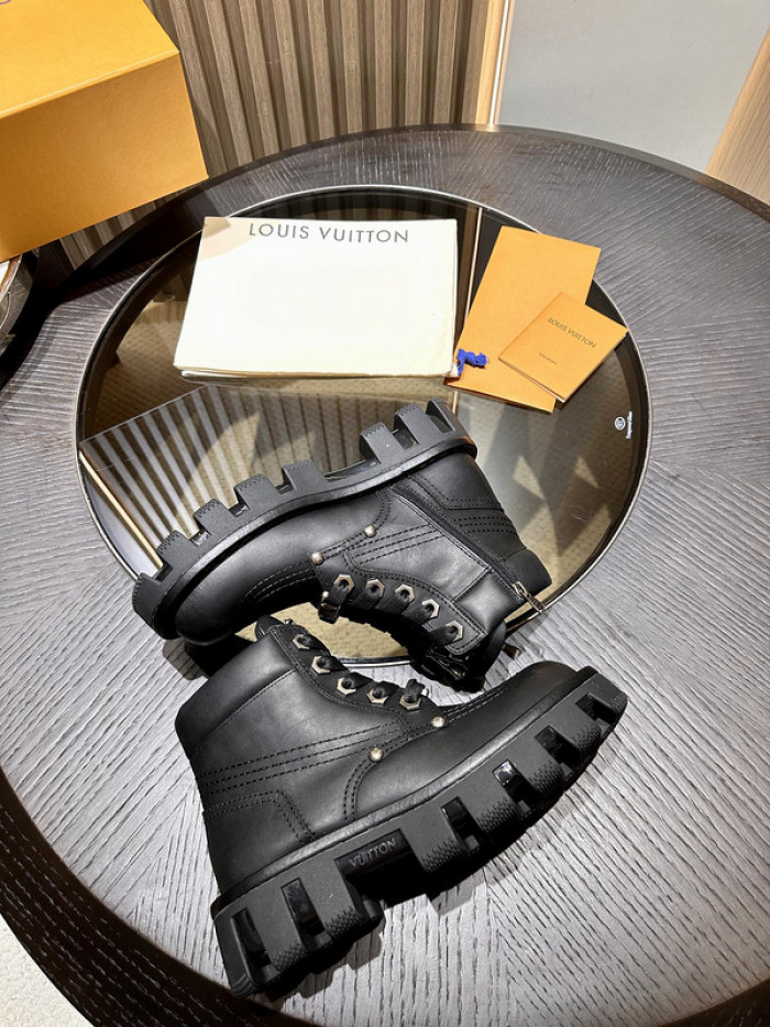 L&V SNEAKERS