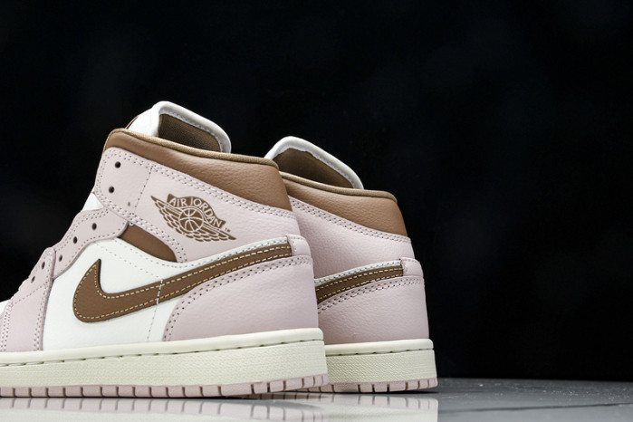 Air Jordan 1 Mid Feasts BQ6472-620