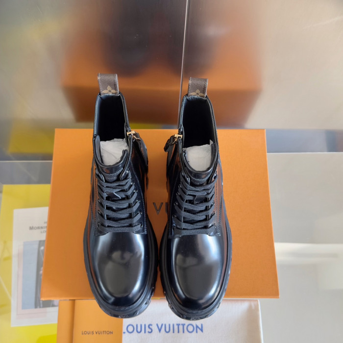 L&V SNEAKERS