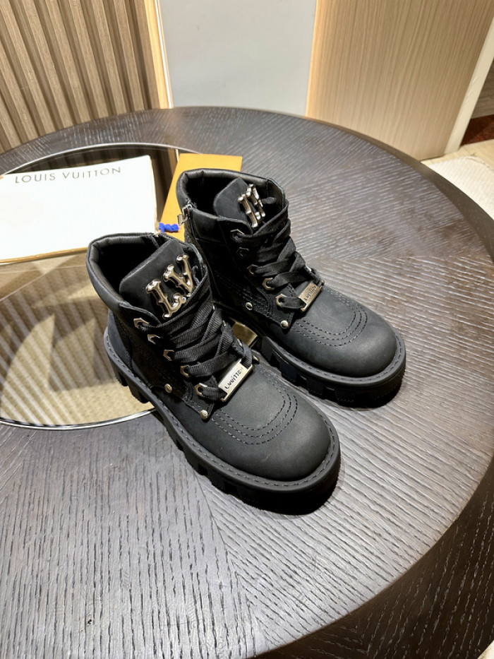 L&V SNEAKERS