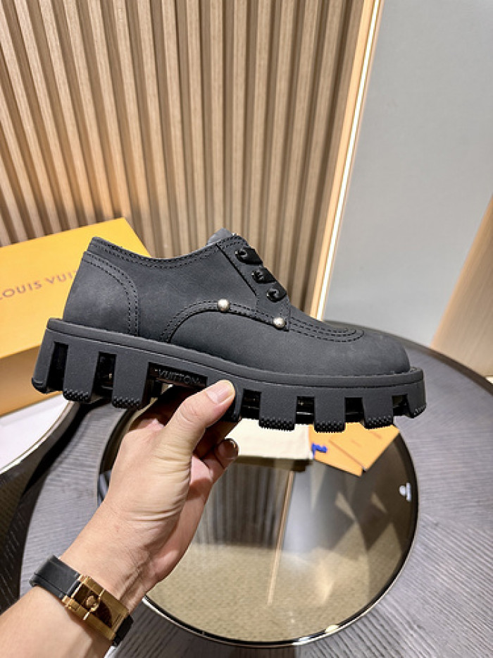 L&V SNEAKERS
