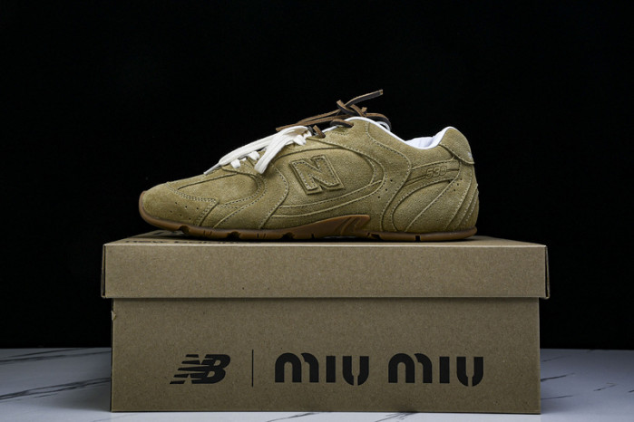 New Balance Mi­u