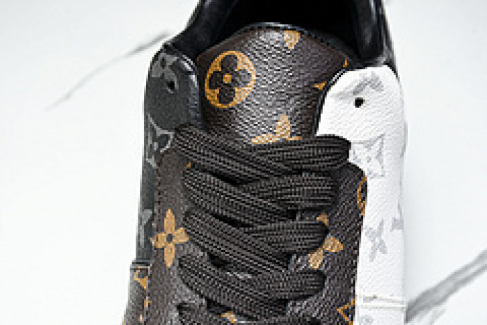 L&V SNEAKERS